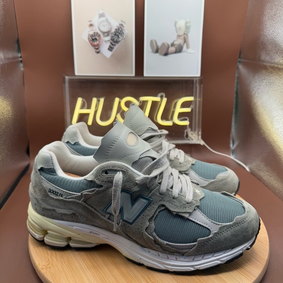 NEW BALANCE 2002R 'GREY MALLARD BLUE' MENS SZ 10 - Picture 1 of 12